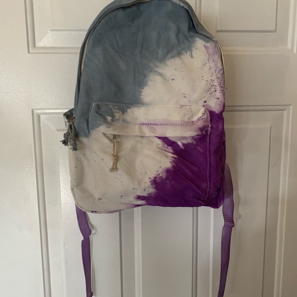 Backpacks - Picture 2 of 5